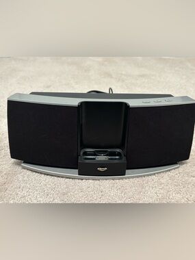 Klipsch iGrove SXT IPod Black and Silver Portable Dock Speaker